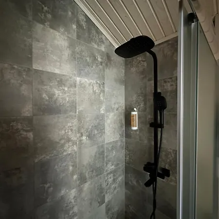 Grey House * Kvasy