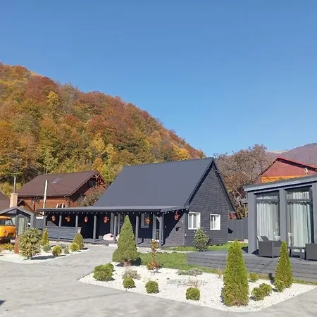 Grey House Holiday home Kvasy