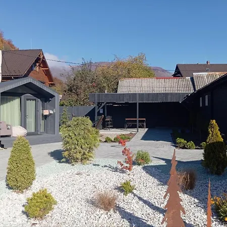 Grey House Kvasy