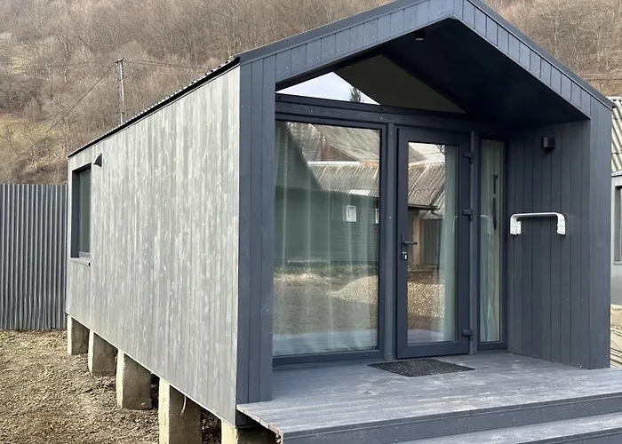 Grey House * Kvasir